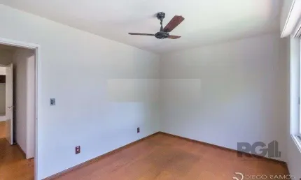 Apartamento 2 dormitórios, sendo 1 suíte, 72 m² de área privativa e 2 vaga(s) de garagem. Localizado na Rua/Av. Bagé, no bairro Petrópolis em Porto Alegre.
