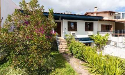 Casa para Venda - 202m², 3 dormitórios, sendo 1 suites, 2 vagas - Cristal