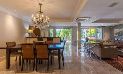 Casa em Condomínio com 487m² | 4 Dormitórios sendo 4 suítes, 3 vagas, no Bairro Três Figueiras, Porto Alegre