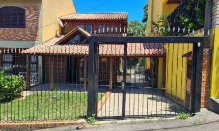 Casa para Venda - 120m², 2 dormitórios, 2 vagas - Cavalhada