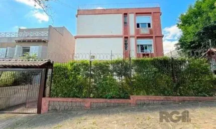Apartamento em Porto Alegre, no bairro Medianeira, com 3 dormitório(s), e 3 banheiros, à venda.
