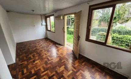Casa em condomínio fechado com 3 quartos à venda na Rua Butuí, --, Cristal, Porto Alegre