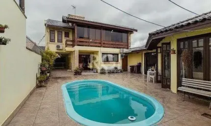 Casa para Venda - 304m², 4 dormitórios, sendo 1 suites, 3 vagas - Jardim Lindóia