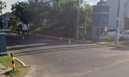 Casa com 3 quartos à venda na Rua Embira, --, Hípica, Porto Alegre