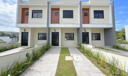 Casa em Porto Alegre, no bairro Hípica, com 3 dormitório(s), à venda.