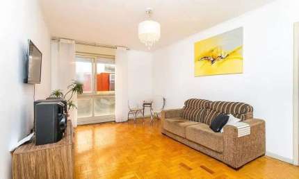 Apartamento 02 dormitórios com garagem convencionada &amp;#34;fixa&amp;#34;