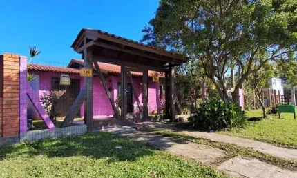 Oportunidade Única em Nova Tramandaí – Casa com 2 Dormitórios + 2 Kitnets nos Fundos!