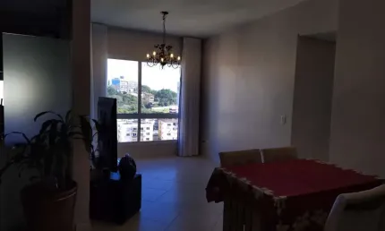 Cobertura de 3 dormitórios, 1 suíte, 2 vagas escrituradas e vista para o Guaíba.