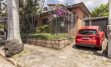 Casa com 4 quartos à venda na Rua Professor Fernando Carneiro, --, Três Figueiras, Porto Alegre
