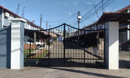 Casa com 2 quartos à venda na Avenida Juca Batista, --, Cavalhada, Porto Alegre