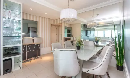 Apartamento de 97m², 2 dormitórios,1suíte, 3 vagas de garagem na rua guararapes