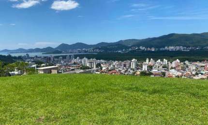 Terreno à venda na Rua Zanzibar do Nascimento Lins, 5, Trindade, Florianópolis