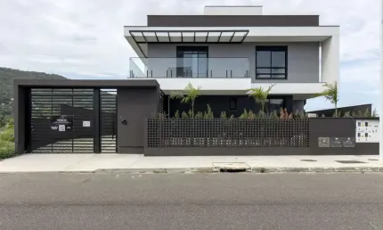 Casa para Venda em Florianópolis, Lagoa da Conceição, 3 dormitórios, 3 suítes, 4 banheiros, 2 vagas