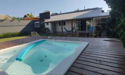 Casa para Venda em Florianópolis, Campeche, 2 dormitórios, 1 suíte, 2 banheiros, 2 vagas