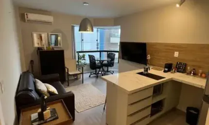 Apartamento para Venda em Florianópolis, Centro, 1 dormitório, 1 banheiro, 1 vaga