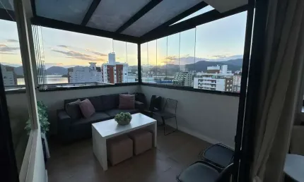 Apartamento para Locação em Florianópolis, Agronômica, 2 dormitórios, 1 banheiro, 1 vaga