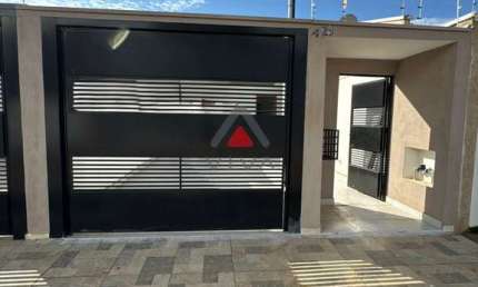 Casa com 3 quartos à venda na Rua Vereador Divino Augusto Oliveira, 400, São Carlos, Pouso Alegre