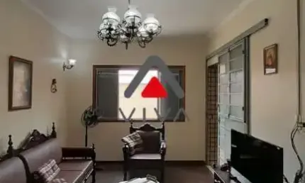 Casa com 3 quartos à venda na Rua Amadeu de Queiroz, 86, Centro, Pouso Alegre
