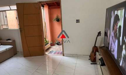 Casa com 2 quartos à venda na Rua Vicente Calderaro, 71, Centro, Pouso Alegre