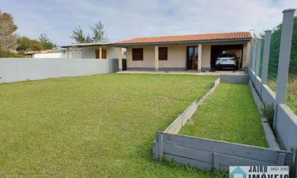 Casa com 3 dormitórios à venda por R$ 200.000,00 - Centro - Balneário Pinhal/RS