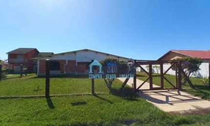 Casa com 03 quartos, amplo terreno e anexo à venda por R$ 356.000 - Zona Nova Sul - Tramandaí/RS