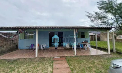 CASA GEMINADA A DUAS QUADRAS DO MAR!!! com 4 dormitórios à venda por R$ 185.000 - Centro - Balneário Pinhal/RS