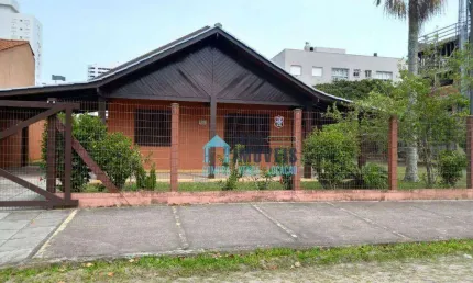 Casa + sobrado por R$ 918.000 - Centro - Tramandaí/RS