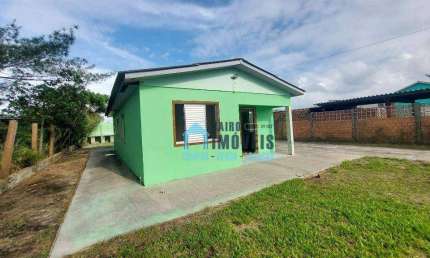Casa com 3 dormitórios à venda por R$ 240.000,00 - Centro - Balneário Pinhal/RS