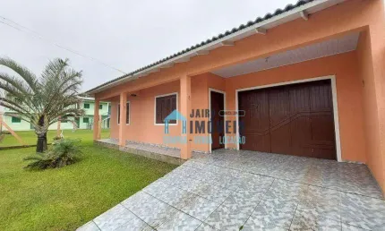Casa localizada no coração de Balneário Pinhal à venda por R$ 350.000 - Centro - Balneário Pinhal/RS
