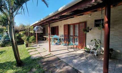 Casa com 2 dormitórios, sendo 1 suíte,  à venda por R$ 160.000 - Centro - Balneário Pinhal/RS