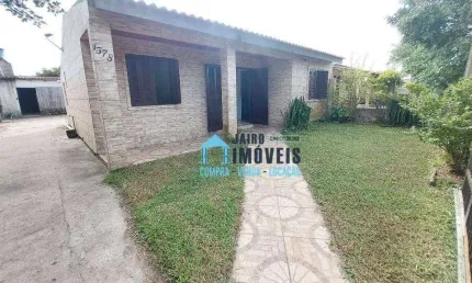 Casa ampla em boa localização, à venda por R$ 150.000 - Centro - Balneário Pinhal/RS