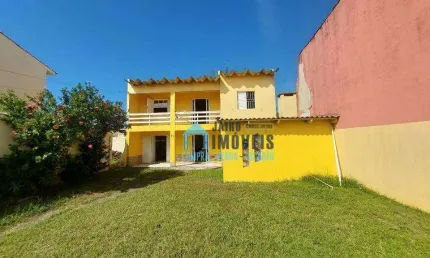 Sobrado com 3 dormitórios, à poucos metros do mar, à venda, 130 m² por R$ 280.000 - Centro - Balneário Pinhal/RS