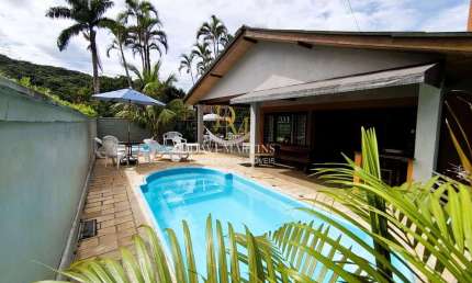 Casa para Venda em Matinhos, Praia Mansa, 5 dormitórios, 2 suítes, 2 banheiros, 4 vagas