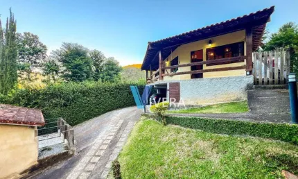 Casa com 3 dormitórios à venda, 229 m² por R$ 870.000,00 - Vargem Grande - Teresópolis/RJ
