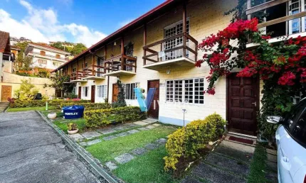 Casa com 3 dormitórios à venda, 100 m² por R$ 450.000,00 - Cascata Guarani - Teresópolis/RJ
