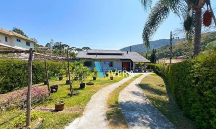 Casa com 3 dormitórios à venda, 122 m² por R$ 890.000,00 - Albuquerque - Teresópolis/RJ