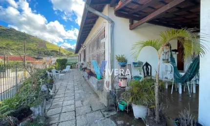 Casa com 4 dormitórios à venda, 170 m² por R$ 900.000,00 - Vale do Paraíso - Teresópolis/RJ
