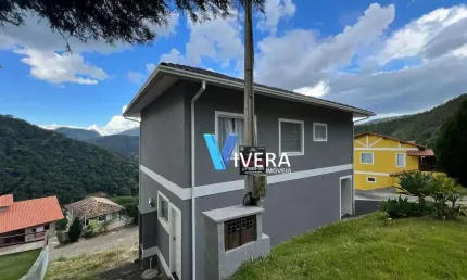 Casa com 4 dormitórios à venda, 165 m² por R$ 950.000,00 - Albuquerque - Teresópolis/RJ