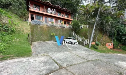 Casa com 3 dormitórios à venda, 71 m² por R$ 450.000,00 - Iucas - Teresópolis/RJ