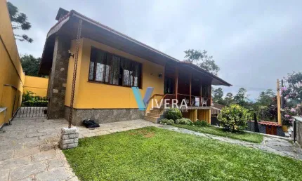 Casa com 5 dormitórios à venda, 250 m² por R$ 1.100.000,00 - Iucas - Teresópolis/RJ