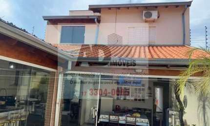 Sobrado para Venda em Mirassol, Centro, 3 dormitórios, 1 suíte, 4 banheiros, 2 vagas