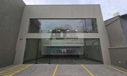 Salão Comercial para Locação em São José do Rio Preto, Centro, 2 banheiros, 3 vagas