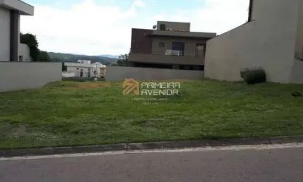 Terreno de 450m² com projeto aprovado no Condomínio Monte Carlo