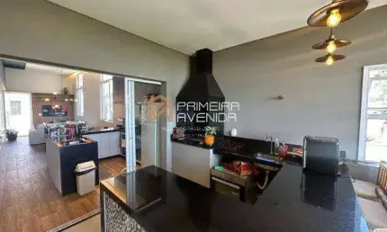 Belíssima Casa 300m²-  5 dorms/2 suítes - no Jd. das Industrias