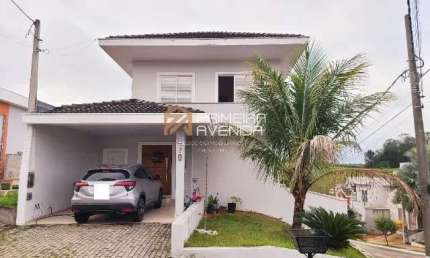 Sobrado de 280m² - 2 dorms. / 1 suíte - piscina - Residencial Mantiqueira