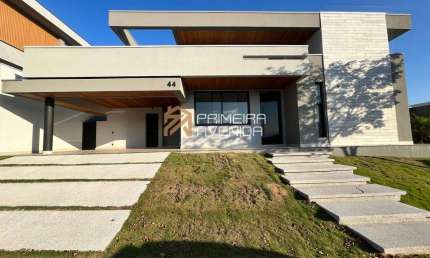 Casa térrea 300m² - 4 suítes / 1 master -  Cond. Colinas Paratehy Norte