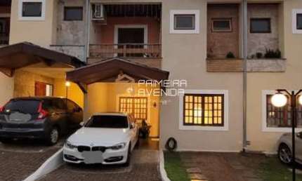 Sobrado de 140m² - 3 dorms/ 1 suíte - 2 vagas - Jardim das Indústrias