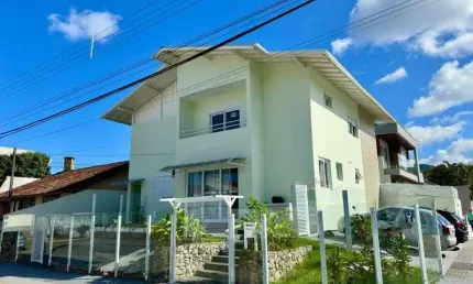 Apartamento com 2 quartos para alugar na Rua Itapuã, 278, Itacorubi, Florianópolis