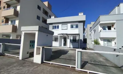 Apartamento com 2 quartos para alugar na Rua Zilma Martins, 307, Barra do Aririú, Palhoça