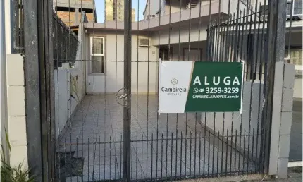 Casa comercial para alugar na Rua Monza, 602, Pagani, Palhoça